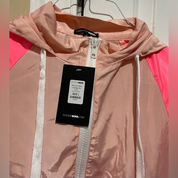 Fashion Nova 2 Piece Set Pull Over Hoodie & Wind Breaker-Large - Picture 4 of 6